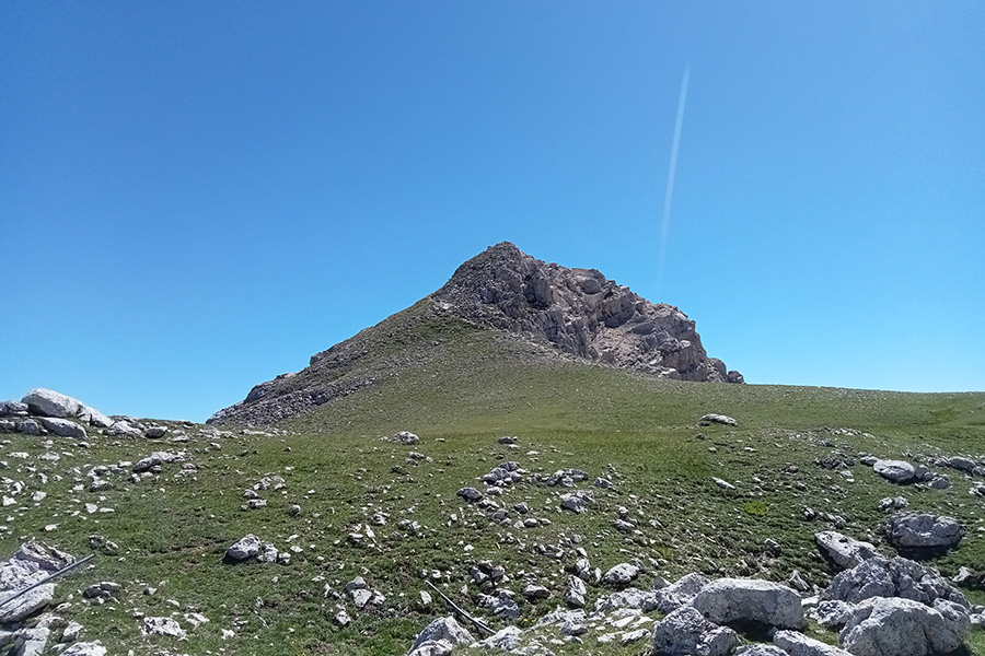 Sasso Borghese visto dalla omonima forcella