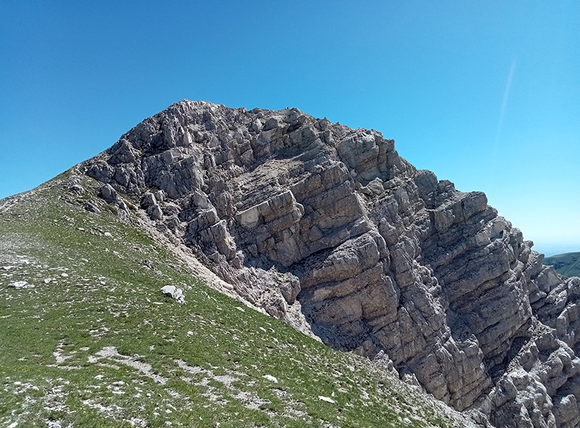 Trekking da Castelluccio alla Cima del Monte Porche nel cuore dei Sibillini